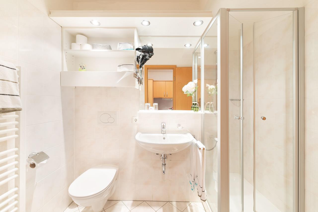 Appartment Hotel Victoria Bad Fussing Bagian luar foto